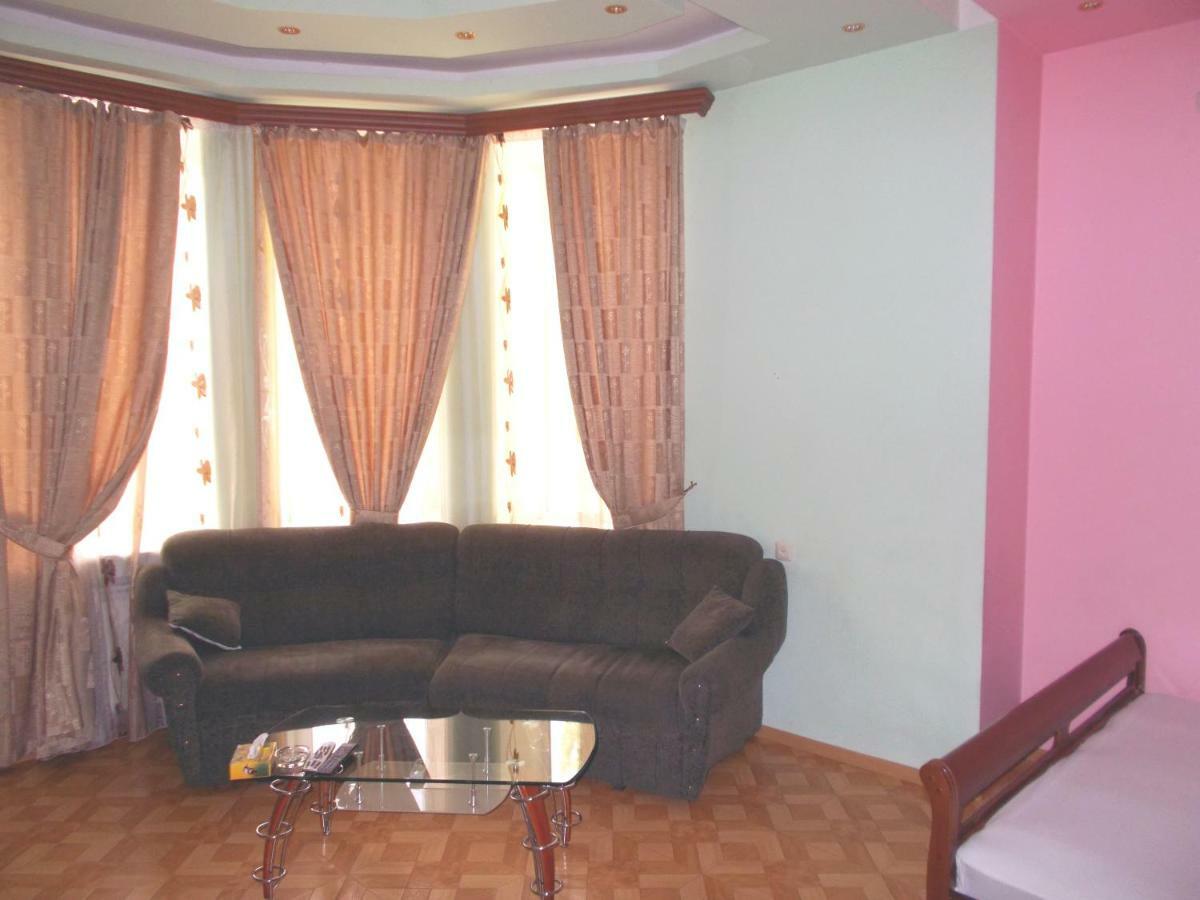 Manand Hotel Erévan Extérieur photo